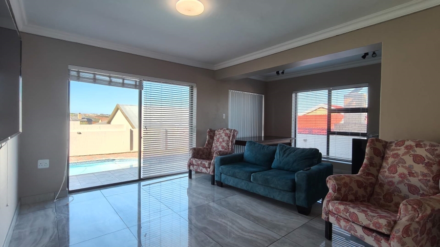 To Let 4 Bedroom Property for Rent in Monte Christo Western Cape
